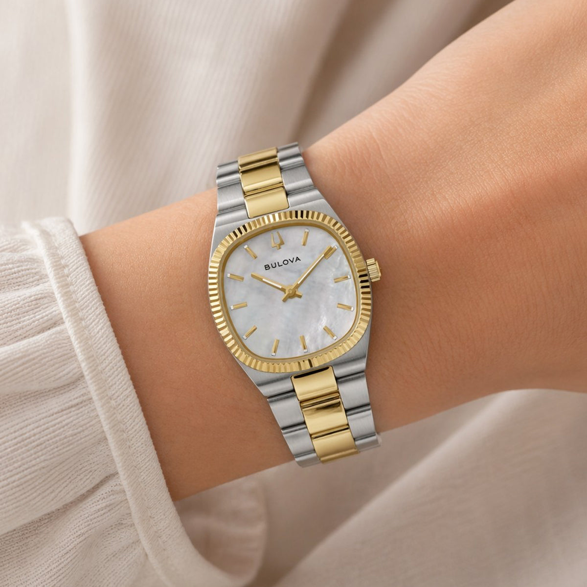 BULOVA WATCHES Mod. 98L335