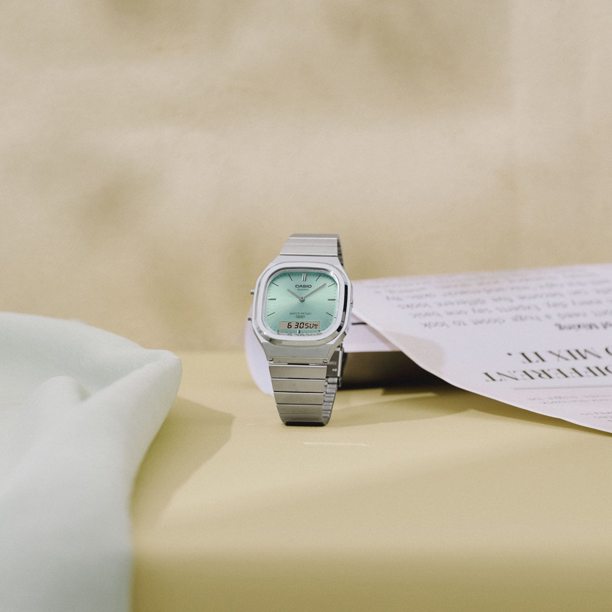 CASIO COLLECTION & VINTAGE WATCHES Mod. AQ-240E-2AEF