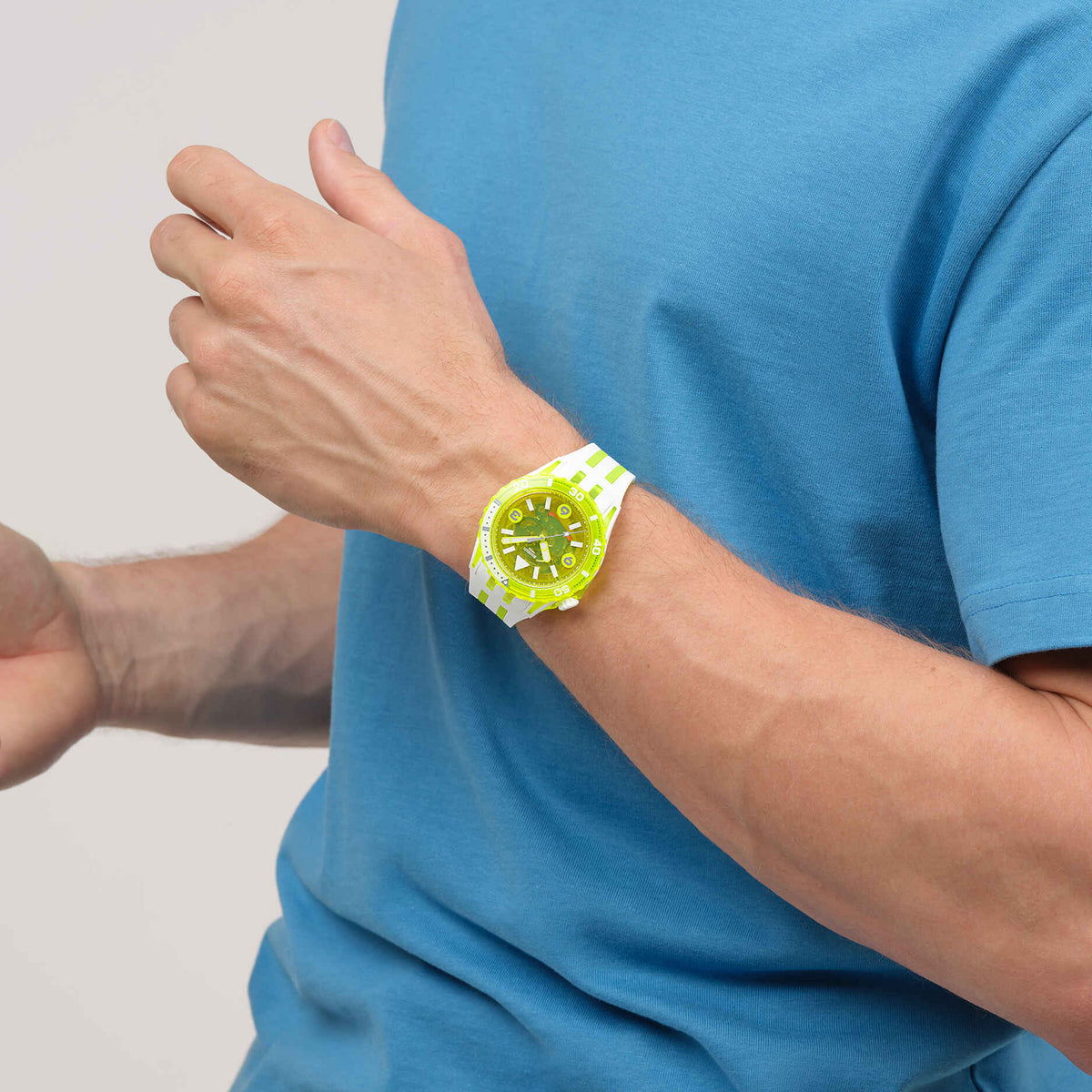 SWATCH WATCHES Mod. SSCU09J100